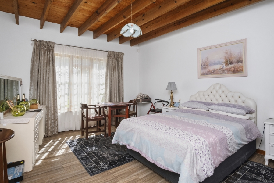 6 Bedroom Property for Sale in Schaap Kraal Western Cape